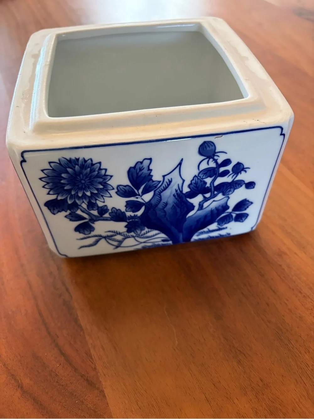 Vintage Bombay company vase/planter/cache pot blue and white 6 inches